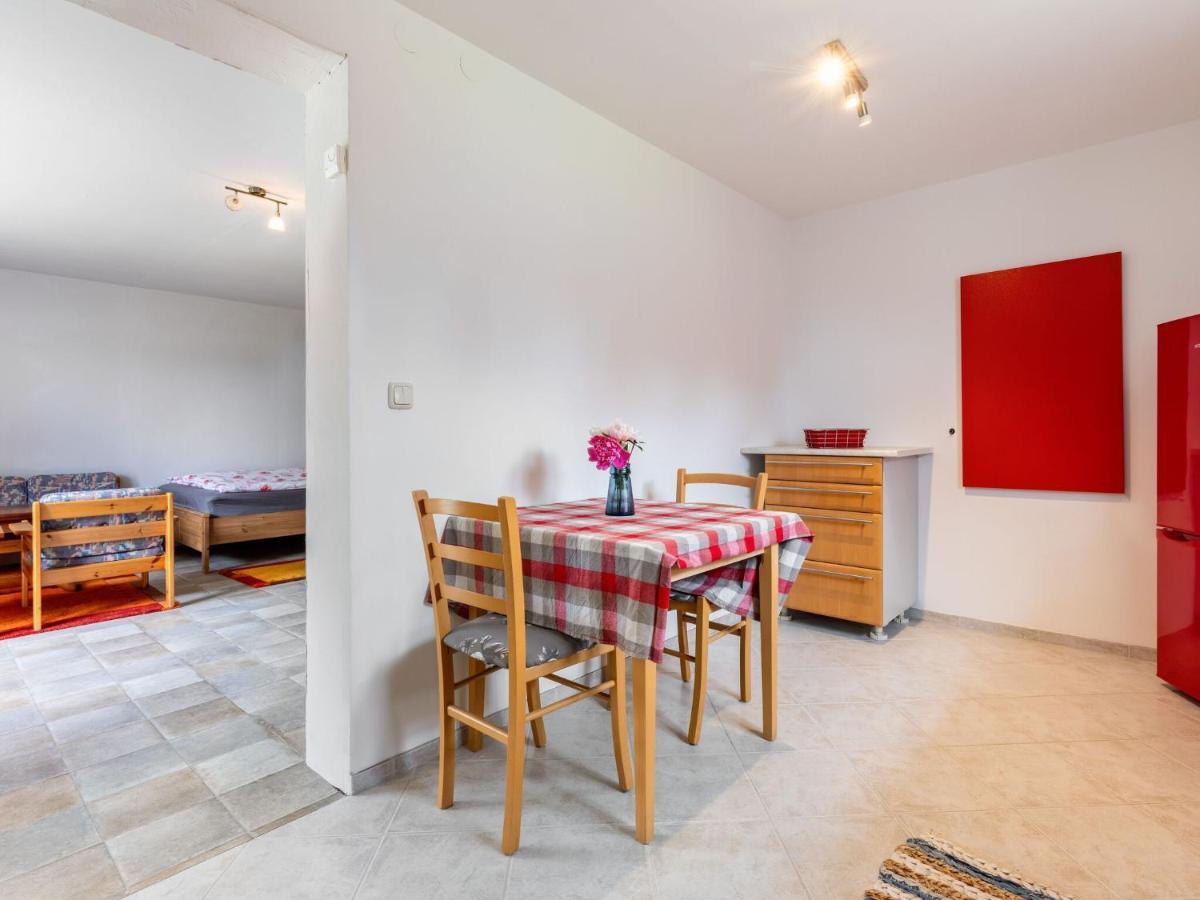 Snug Holiday Home In Divitz Spoldershagen Near Skydiving Exterior photo