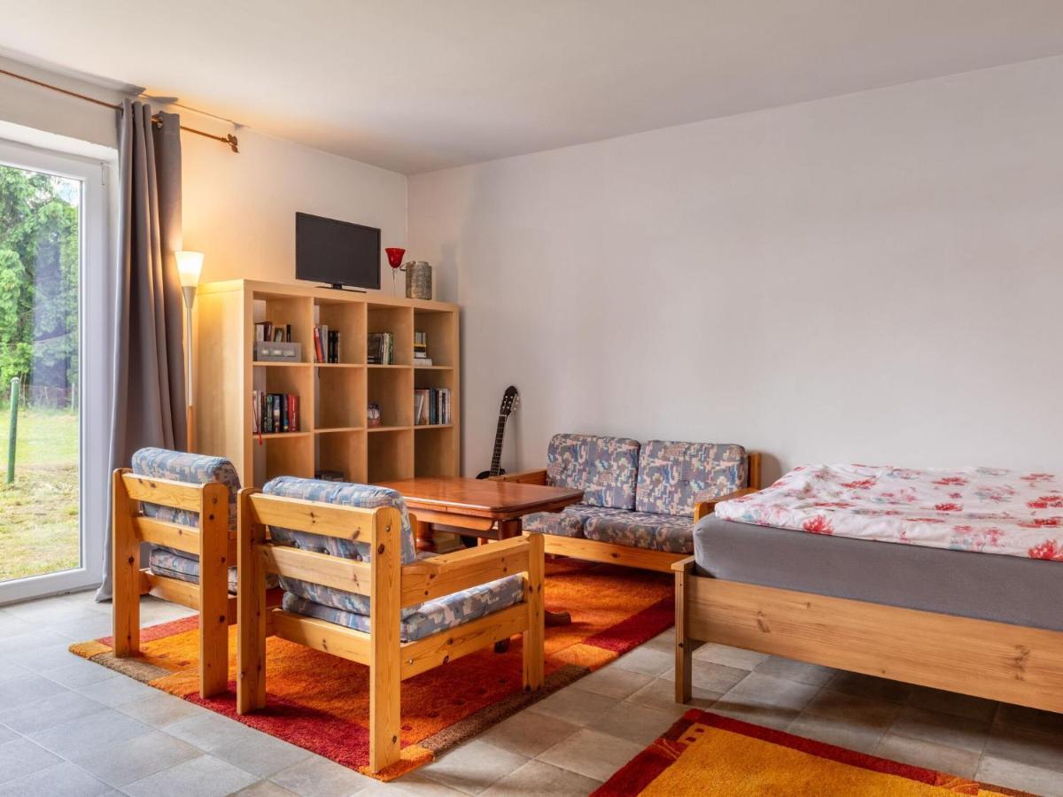 Snug Holiday Home In Divitz Spoldershagen Near Skydiving Exterior photo