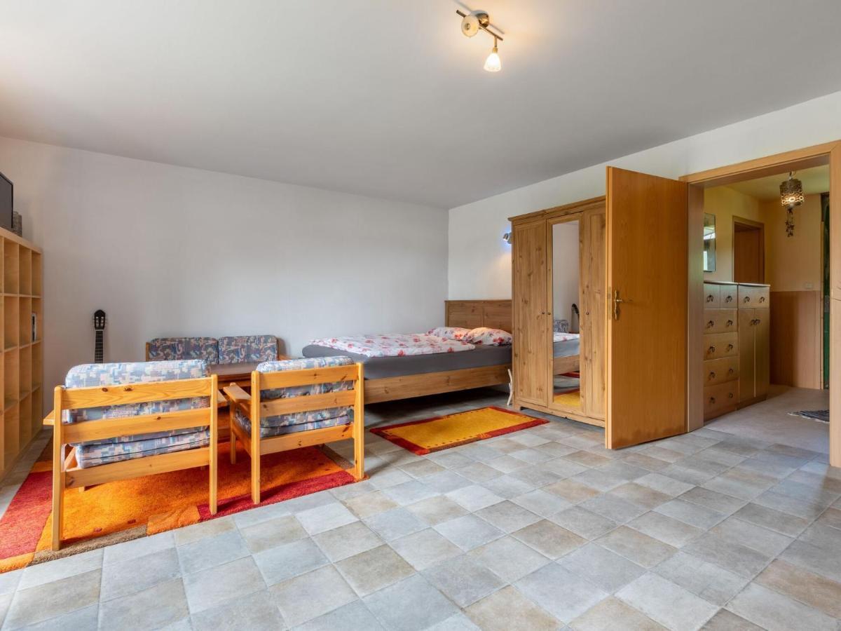 Snug Holiday Home In Divitz Spoldershagen Near Skydiving Exterior photo