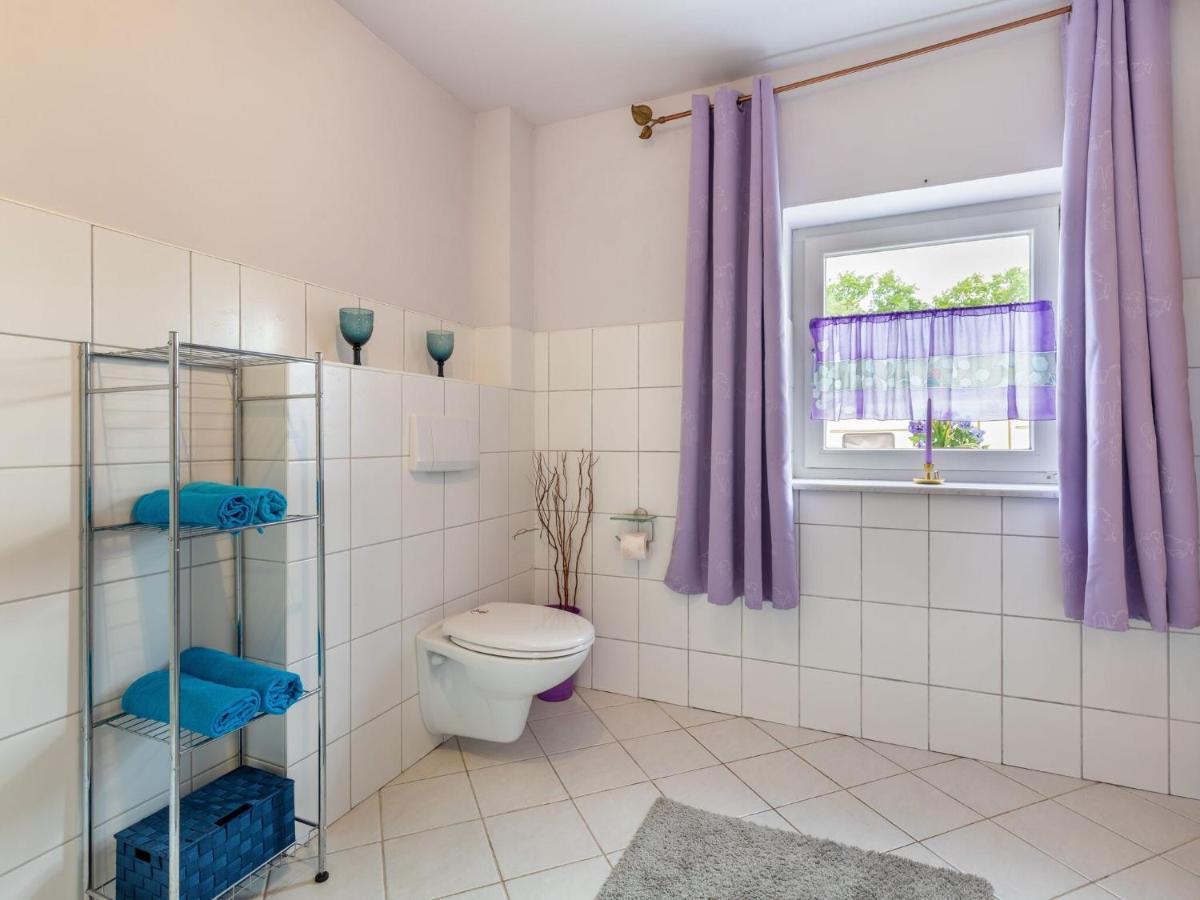 Snug Holiday Home In Divitz Spoldershagen Near Skydiving Exterior photo