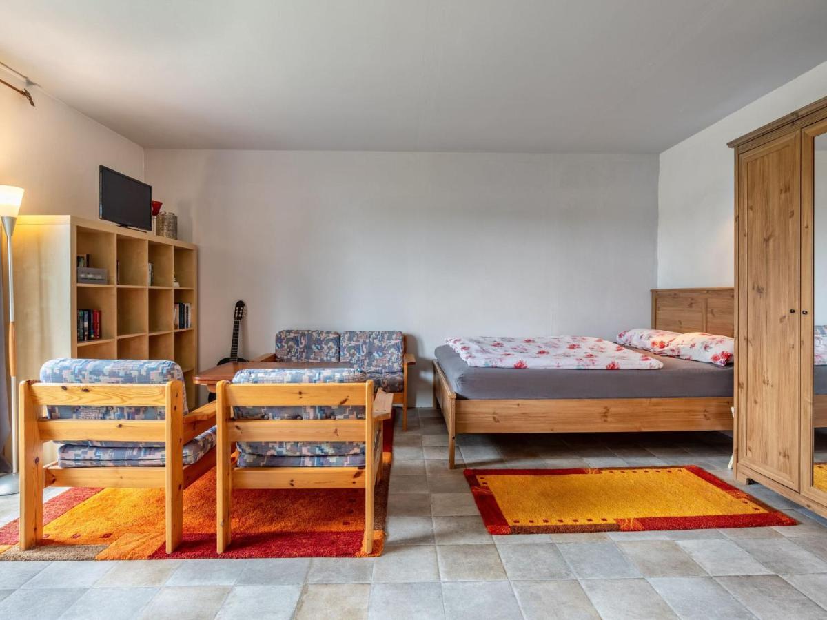 Snug Holiday Home In Divitz Spoldershagen Near Skydiving Exterior photo